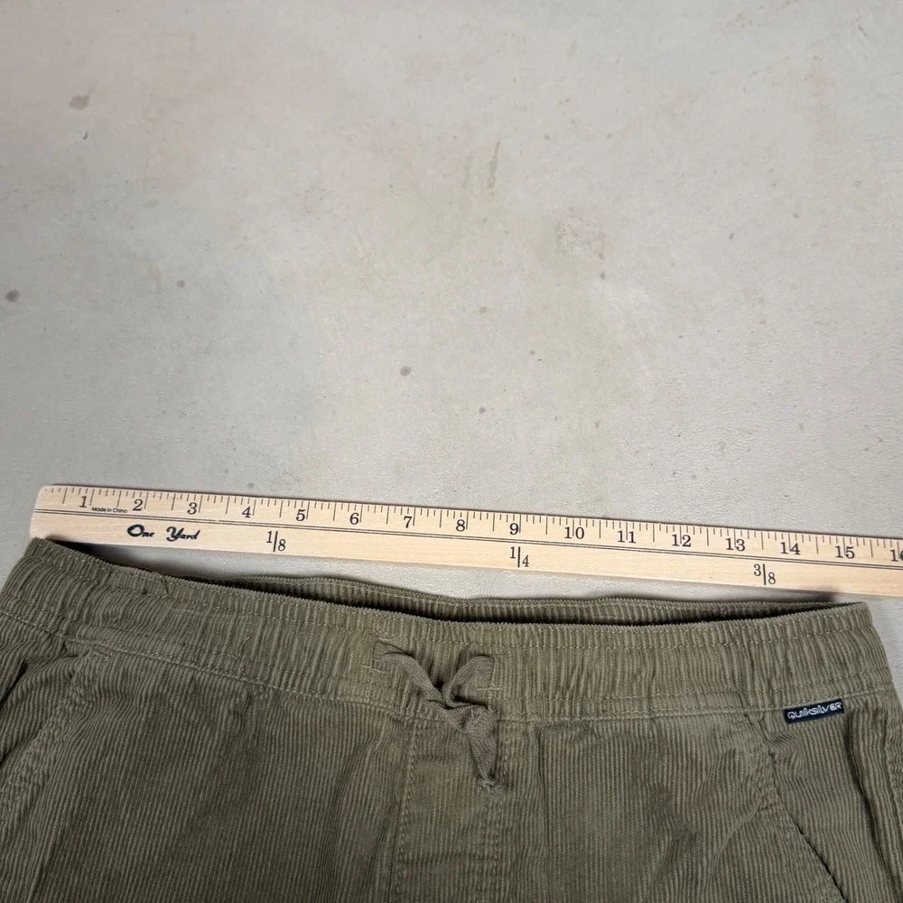 Quiksilver Mens Small Corduroy Shorts Olive‎ Tan Elastic Waist Cotton size 30